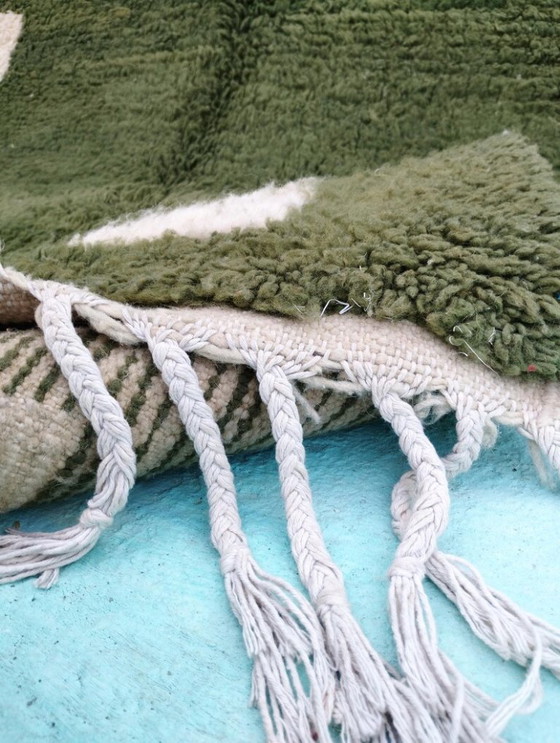 Image 1 of Handwoven Moroccan rug 250cm x 150cm