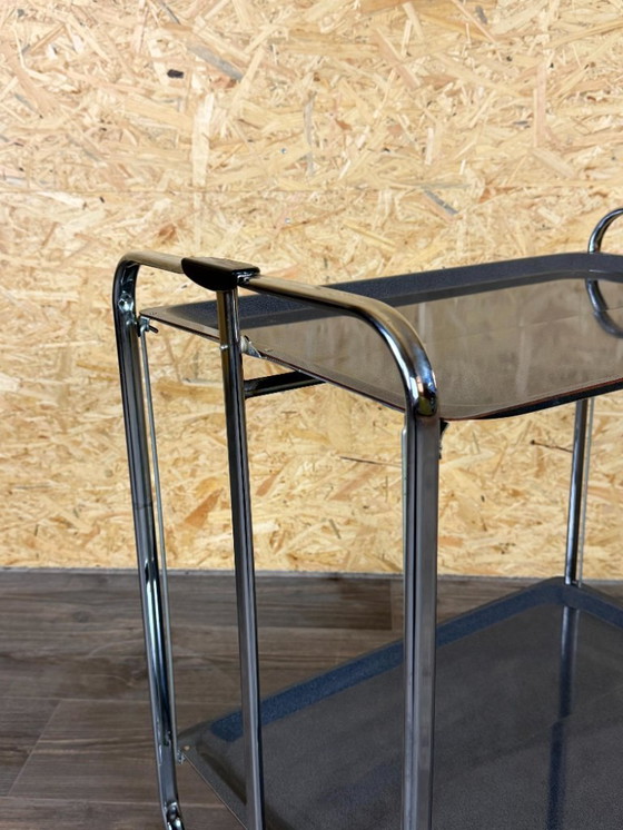 Image 1 of Serveerwagen/eettafel uit de jaren 60/70, model Space Age, metaal en kunststof.