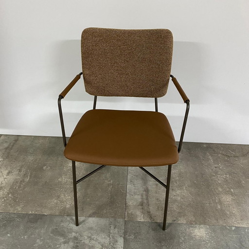 Kiko set of 6 – Bert Plantagie, eetkamerstoelen, Textile, Lambskin (photo 2 of 5)