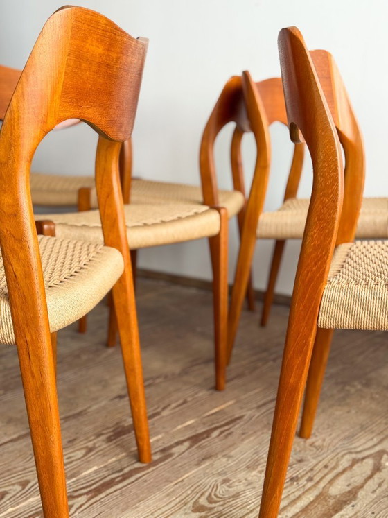 Image 1 of Set van 10 teakhouten eetkamerstoelen van Niels O. Møller voor J.L. Moller, model 71