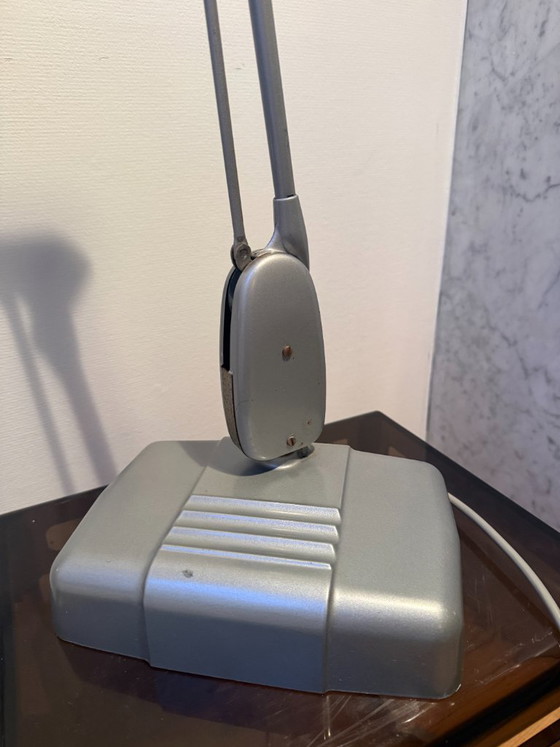 Image 1 of Lampada da scrivania vintage Dazor M-1470R con lente d'ingrandimento e braccio snodabile.