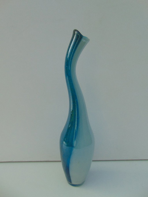Vase in Blau, Weiß und Gold