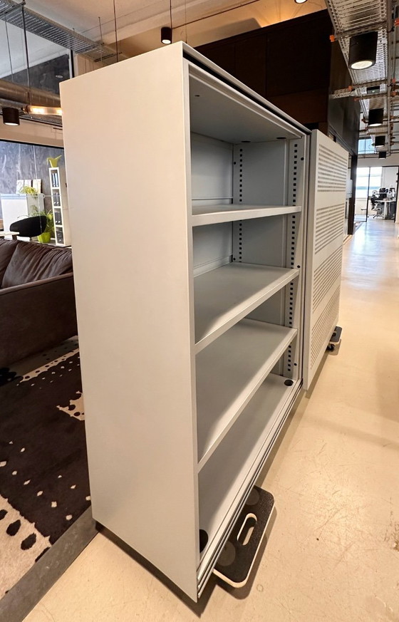 Image 1 of Armadio con anta scorrevole acustica Lensvelt Stealth utilizzabile anche come divisorio per ambienti