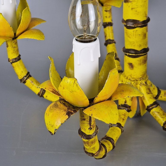 Image 1 of Vintage kroonluchter in palmboomstijl – faux bamboe, metaal, 5 armen – tropisch Hollywood Regency design