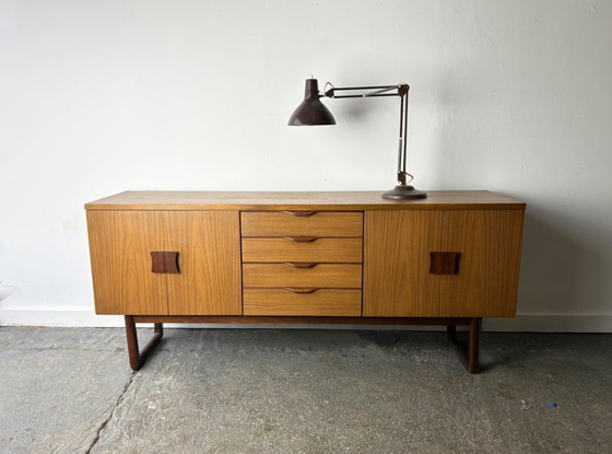 Image 1 of Credenza in laminato stile Mid-Century degli anni '60 di Europa Furniture