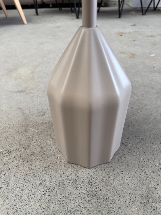 Image 1 of Table d'appoint Viccarbe Burin