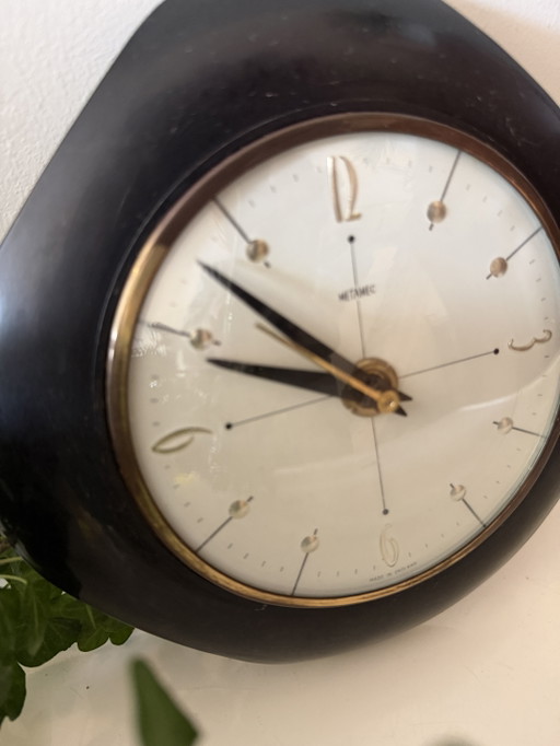 Metamec Wanduhr aus den 1960er Jahren