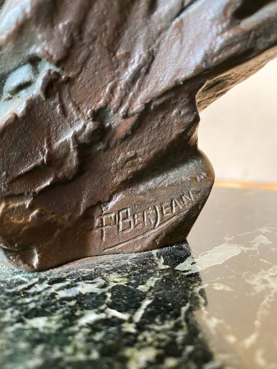 Image 1 of Bronzeskulptur „Mann mit Panther“ – P. Berjean (Art-Deco-Stil)