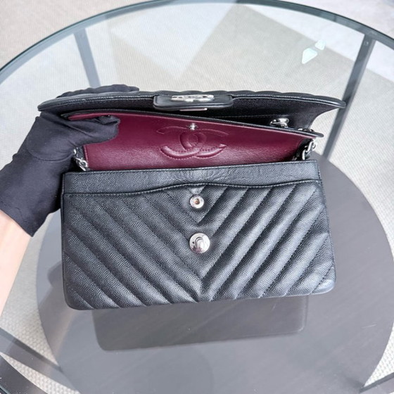 Image 1 of Borsa Chanel Classic Flap Small - Caviar 23CM Chevron Nero Hardware Argento Serie 25