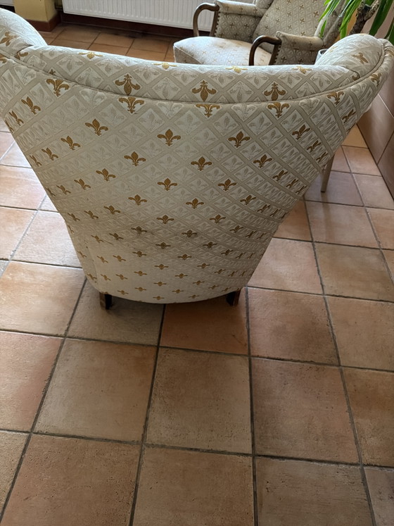 Paire de Fauteuils Vintage à Oreilles avec Accoudoirs en Bois – Style début 20e siècle – Wood (photo 5 of 5)