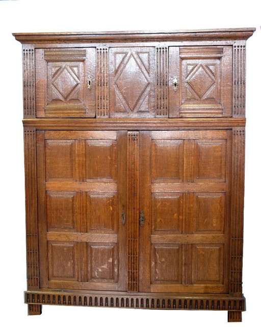 Armoire brabançonne, Pays-Bas méridionaux, XVIIe siècle, chêne.