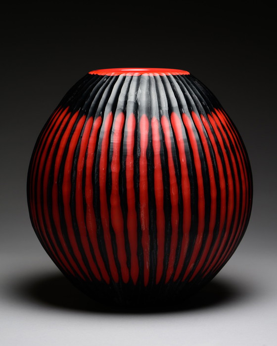 Image 1 of Gran jarrón "Battuto" de Murano con interior de coral incamiciato - Posible Tiozzo Sergio, años 80