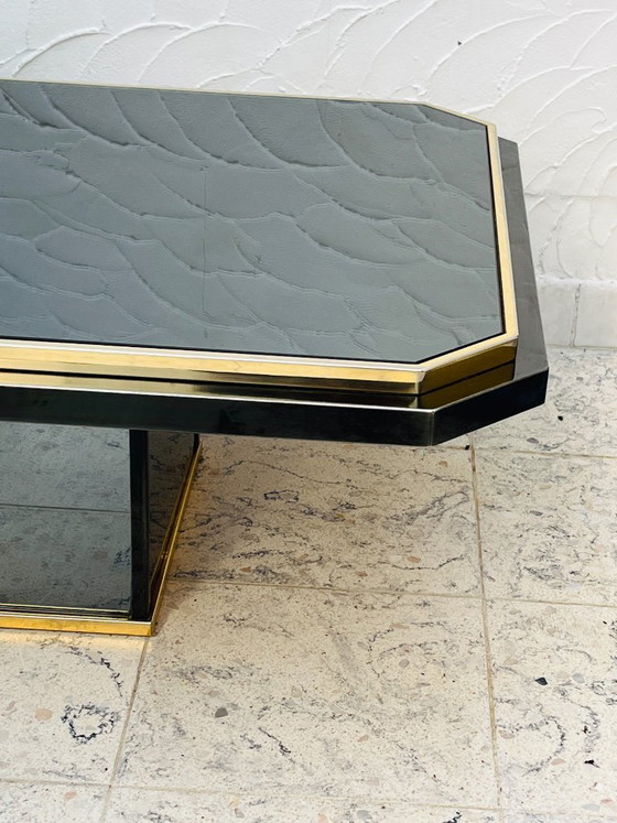 Tweekleurige salontafel van messing en zwart spiegelglas van Fedam (photo 3 of 18)