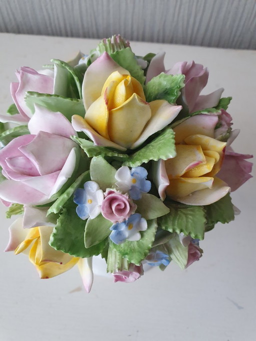 Coupe à fleurs ancienne Royal Doulton sur pied - Pastel - État impeccable - 13 x 13 cm