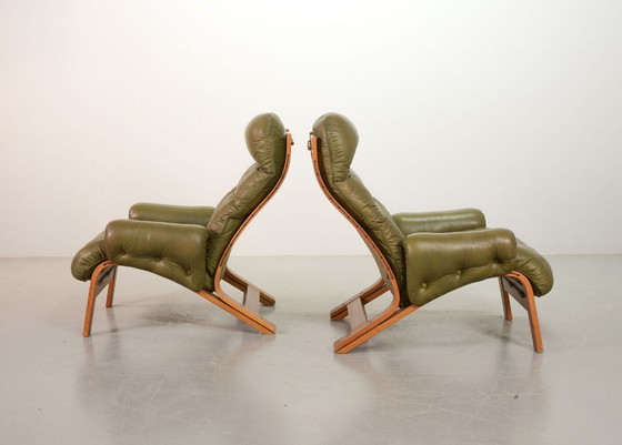 Image 1 of Supercomfy Mid-Century Design Set of 2 Rybo Rykken Capitonated Leather Ry-Wing Lounge Chairs by Elsa and Nordahl Solheim, 1960s.
