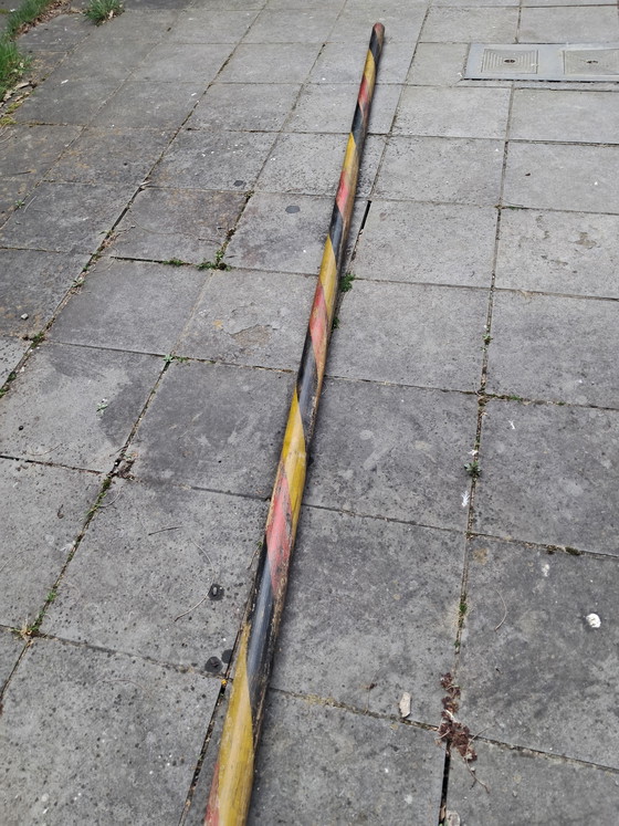 Image 1 of Asta portabandiera in legno, tricolore belga, 5,5 m.