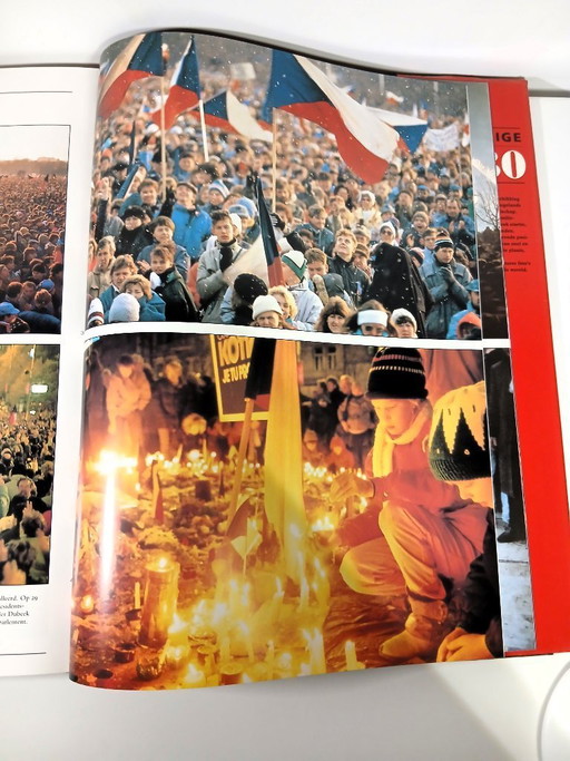 (W028) Eyewitness to the 80s – Iconic photo book with 1000+ legendary images