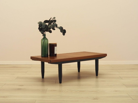 Danish Teak Veneer Coffee Table With Black Tapered Legs, 1960s – Wood (photo 4 of 10)