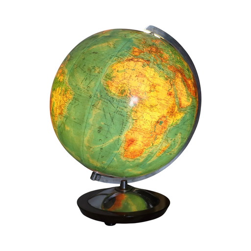 Grande lampe globe éclairée