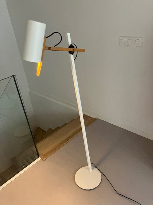 Marset Scantling P73 vloerlamp wit - eiken
