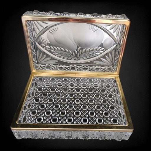 Vintage Französisches Diamantschliff Kristall Schmuckkästchen – Goldfarbenes Band – Circa 1950 (photo 2 of 14)