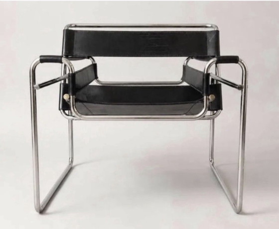Image 1 of Fauteuil Wassily vintage en cuir noir – Fasem, Italie