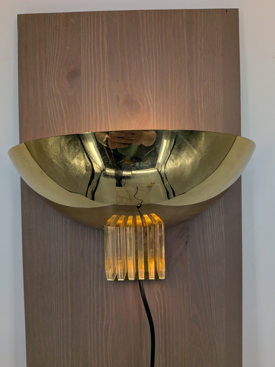 Image 1 of Vintage Nederlandse Postmoderne Wandlamp – Koek Verlichting Eindhoven Maastricht – Messing & Hout – Jaren 70/80