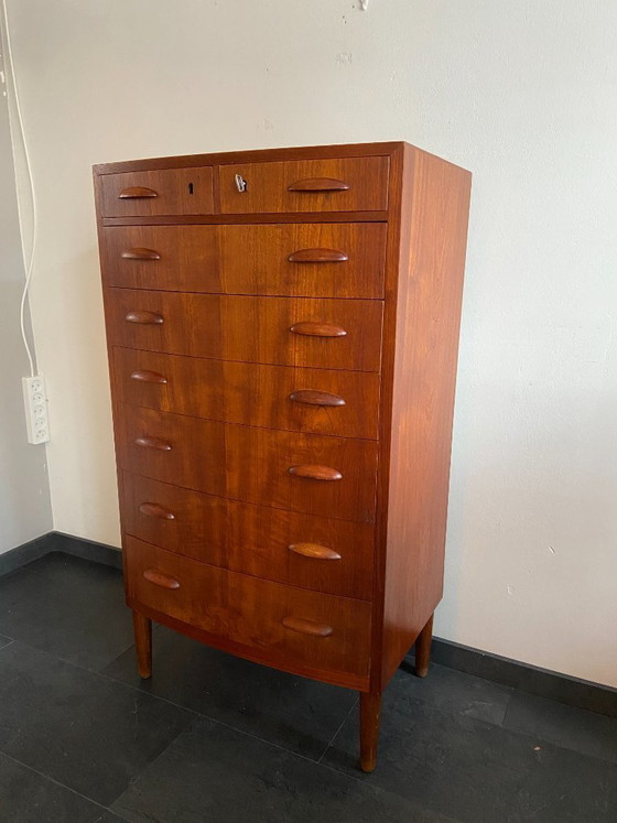 Image 1 of Vintage Danish chest of drawers with 8 drawers