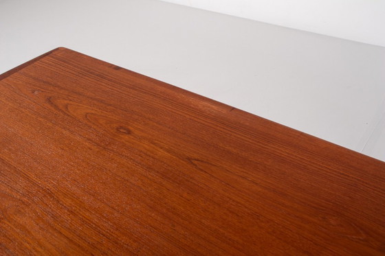 Image 1 of Grote Deense teakhouten salontafel, jaren 60