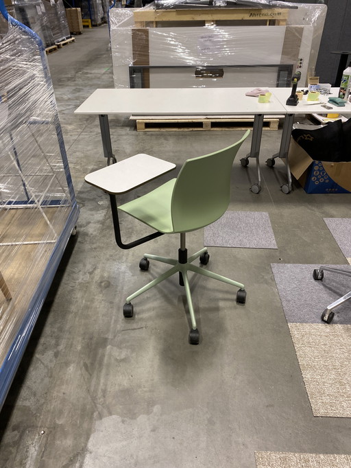 Sedia Ahrend Well con piattaforma girevole