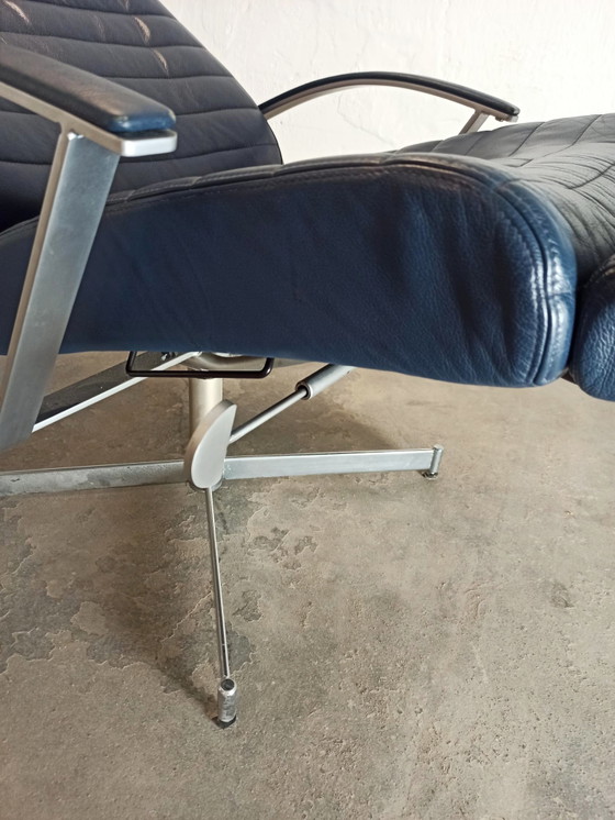Fauteuil inclinable pivotant en cuir vintage – Leather, Metal (photo 12 of 15)