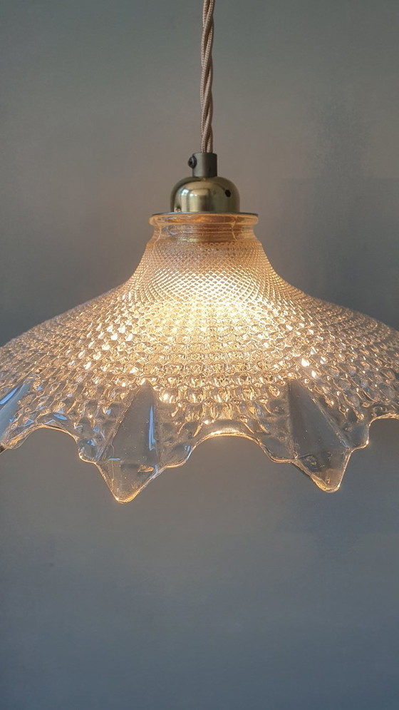 Image 1 of Lámpara colgante Holophane, Art Déco, Antigua. Cristal fundido.