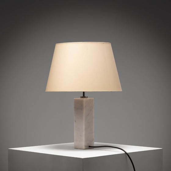 Lampada da tavolo modello 180 in marmo, disegnata da Florence Knoll per Knoll Inc., USA, anni '60. (photo 5 of 12)