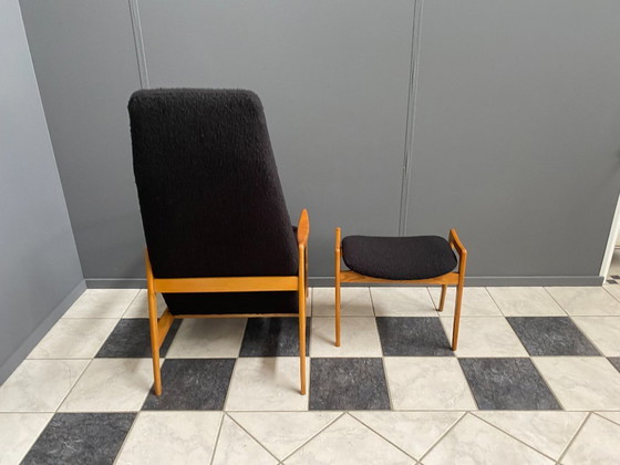 Image 1 of Fauteuil à dossier haut avec repose-pieds en bouclette noire, années 1970