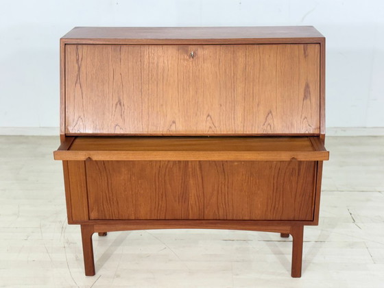 Secrétaire danois design milieu du XXe siècle / Bureau en teck / Bureau années 1960 / Secrétaire danois en (photo 3 of 17)