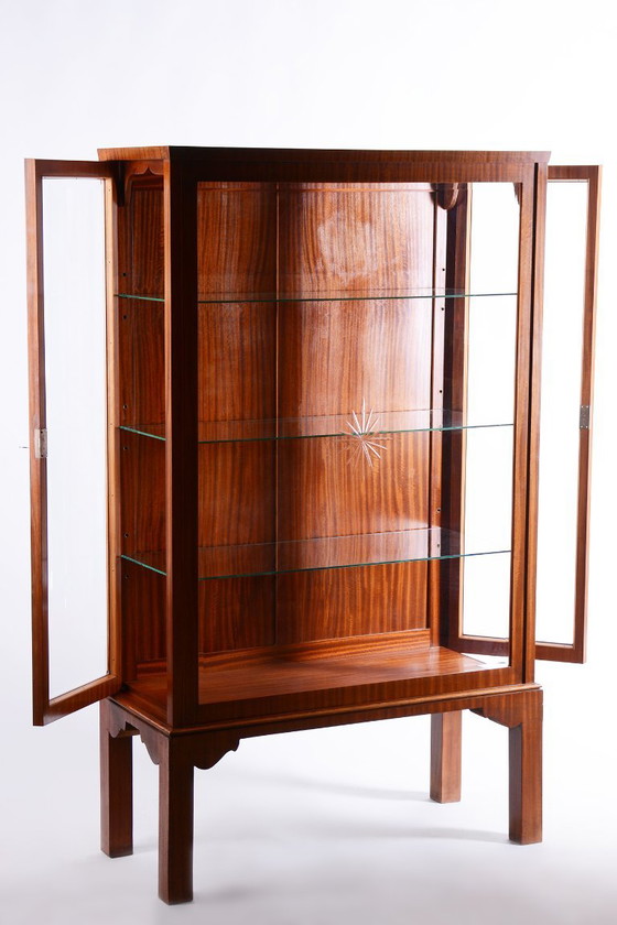 Gerestaureerde art-deco vitrinekast, mahoniehout en glas, gepolijst, Tsjechisch, jaren 1930 – Vitrinekasten (photo 10 of 22)