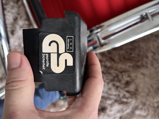 Image 1 of Set di 2 poltrone originali Vitra Eames EA 124 Lounge – Rosse