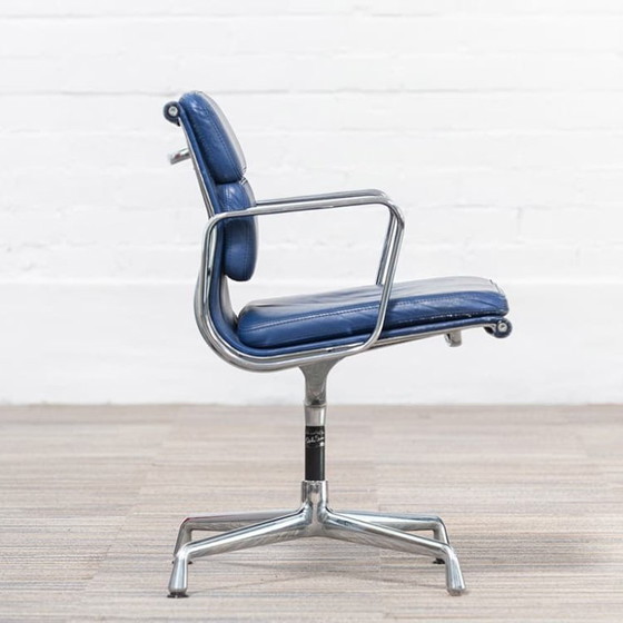 Image 1 of Vitra Ea208 Soft Pad Vergaderstoel