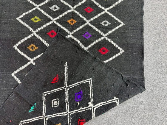 Image 1 of Zwart platgeweven vloerkleed 2m x 1m