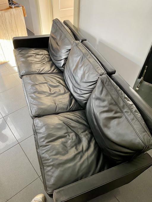 Reproduction Pk31-3 Black Leather Sofa