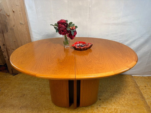 Vintage Skovby Extending Dining Table – Danish Teak – Scandinavian Design  A superb vintage Skovby extending (photo 2 of 13)