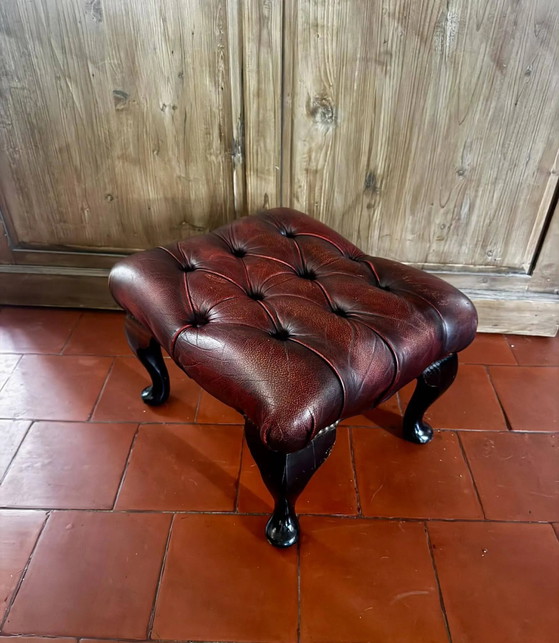 Vintage 1970s Chesterfield red leather footrest – Footstools & poufs, Wood (photo 4 of 12)