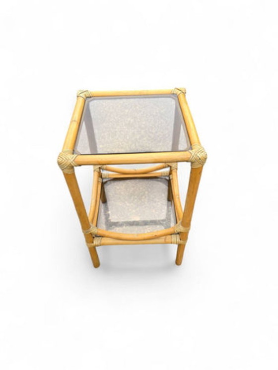 Bamboe bijzettafel met glazen blad – Glass, Rattan (photo 4 of 5)