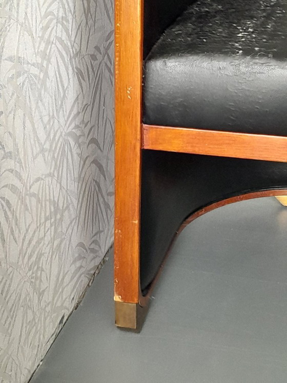 Image 1 of Bench Studio Global Wernicke