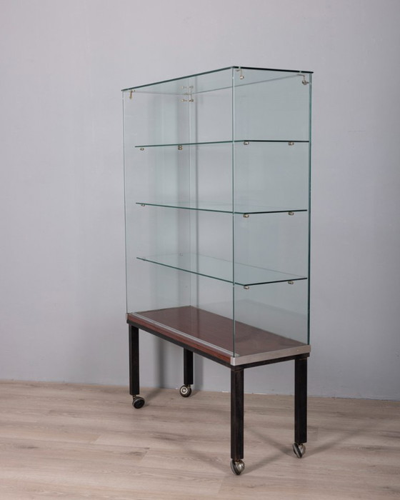 Scaffale espositivo vintage con ruote di Goppion Milano, anni '70 – Vetrine, Glass (photo 2 of 20)