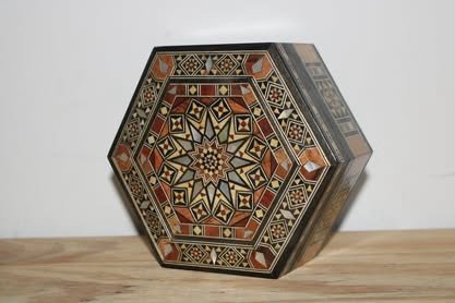 Traditional mother of pearl inlaid word box – Table accessories, Velvet, Wood (photo 2 of 8)