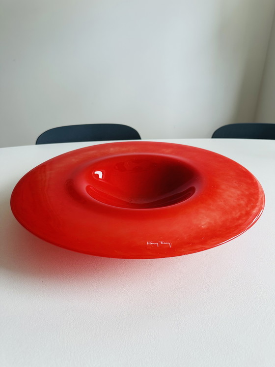 Image 1 of Bol de diseño de cristal rojo Henry Dean