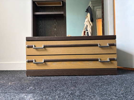 Coiffeuse vintage unique avec miroir, éclairage et tiroir à bijoux – Commodes, Wood (photo 5 of 20)