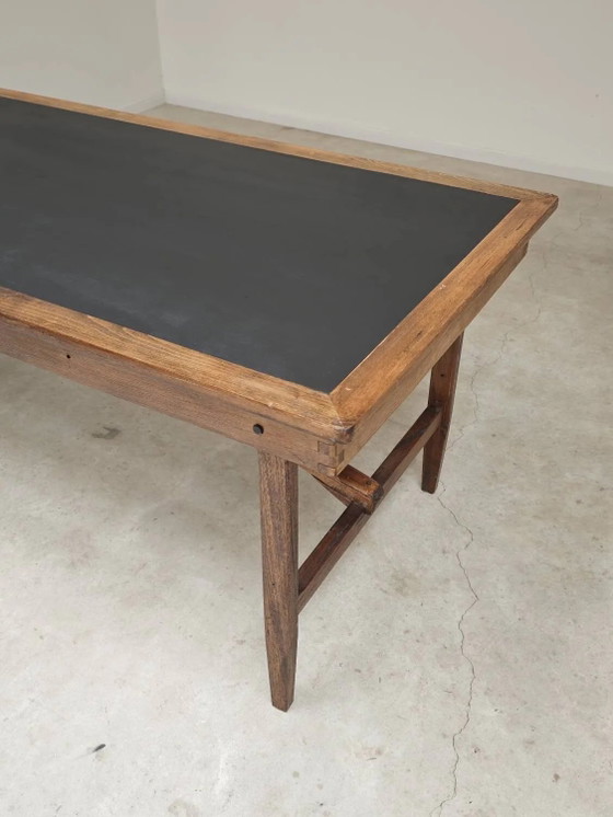 Tavolo pieghevole da officina vintage in rovere con piano nero patinato a mano. – Tavoli da pranzo (photo 5 of 37)
