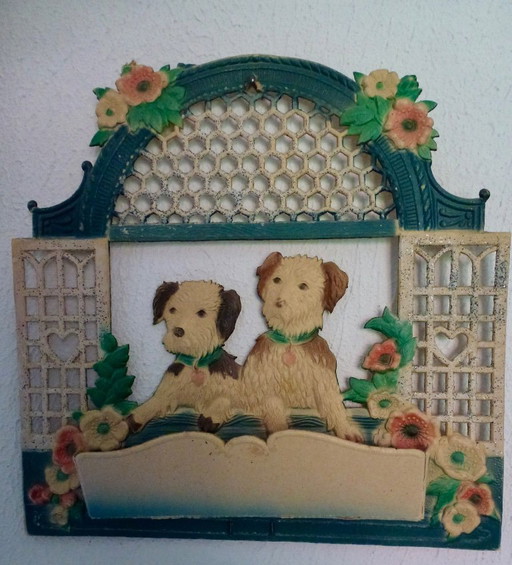 Vintage wall decoration in cut cardboard depicting two Scottish terriers.